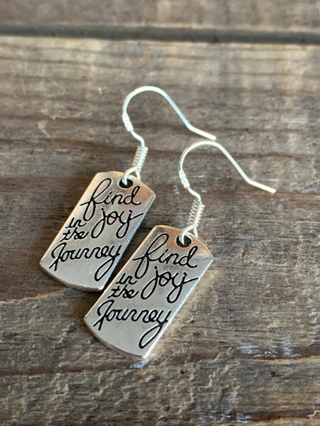 Boucles d’oreilles find joy into your journey earrings Words Comme un ange