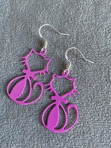 Boucles d’oreilles breloque chat rose sur crochet argent Comme un ange