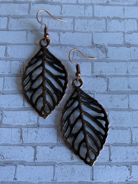 Boucles d’oreilles breloque feuilles alliage de métaux bronze Comme un ange