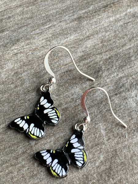 Boucles d’oreilles breloque papillon noir et jaune sur crochet alliage de métaux argent Comme un ange