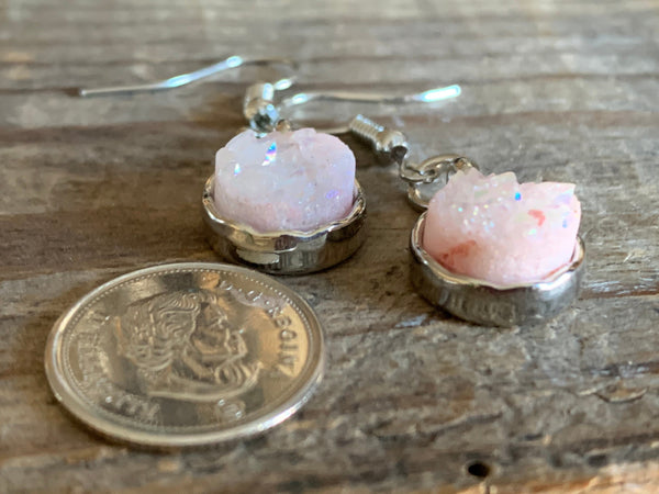 Boucles d’oreilles style druzy rose sur crochet alliage de métaux argent Comme un ange