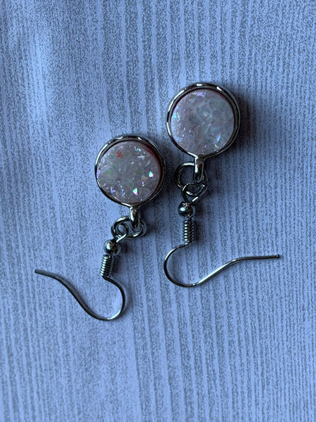 Boucles d’oreilles style druzy rose sur crochet alliage de métaux argent Comme un ange