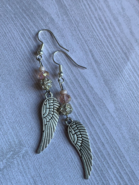 Boucles d’oreilles breloque aile d’ange et billes roses alliage de métaux argent Comme un ange