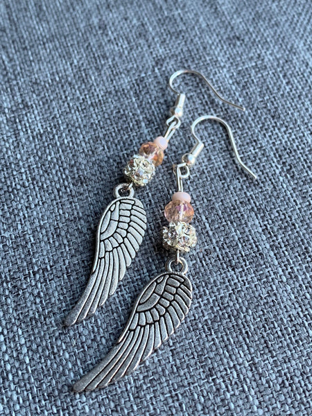 Boucles d’oreilles breloque aile d’ange et billes roses alliage de métaux argent Comme un ange