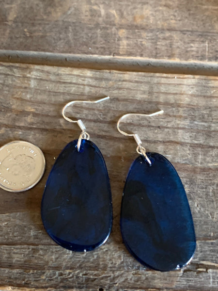 Boucles d’oreilles breloque de résine bleue sur crochet alliage de métaux argent Comme un ange