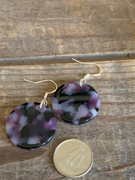 Boucles d’oreilles breloque de résine mauve et transparente sur crochet alliage de métaux argent Comme un ange