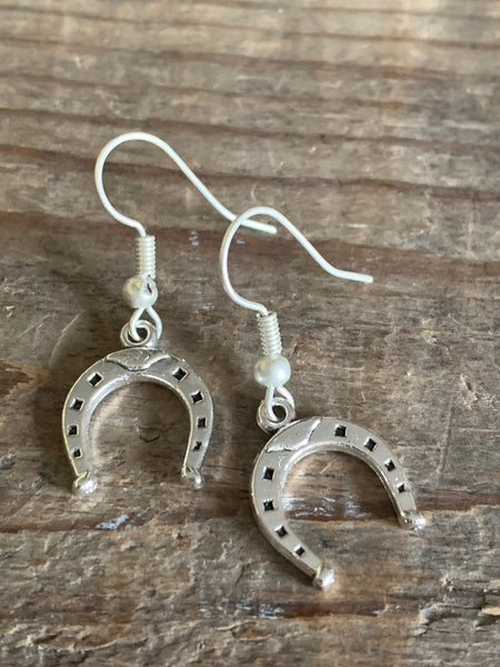 Boucles d’oreilles breloque fer à cheval chanceux en alliage de métaux argent Comme un ange