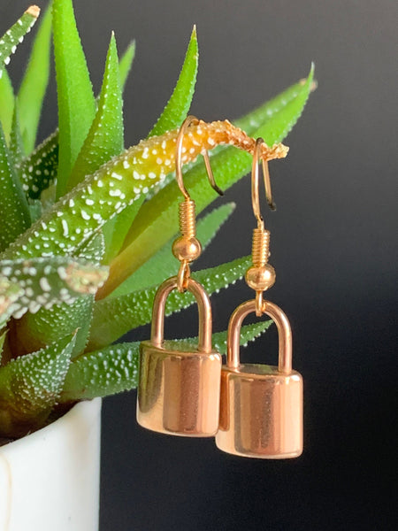 Boucles d’oreilles breloque cadenas alliage de métaux or Comme un ange