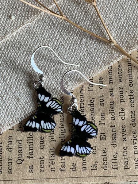 Boucles d’oreilles breloque papillon noir et jaune sur crochet alliage de métaux argent Comme un ange