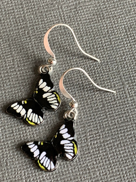 Boucles d’oreilles breloque papillon noir et jaune sur crochet alliage de métaux argent Comme un ange