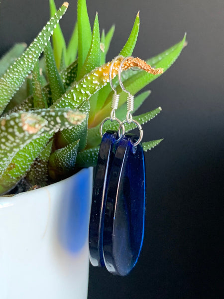 Boucles d’oreilles breloque de résine bleue sur crochet alliage de métaux argent Comme un ange