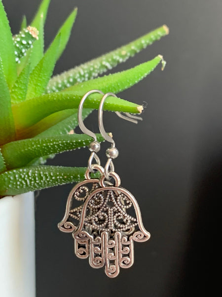Boucles oreilles mains  protectrices hamza Comme un ange