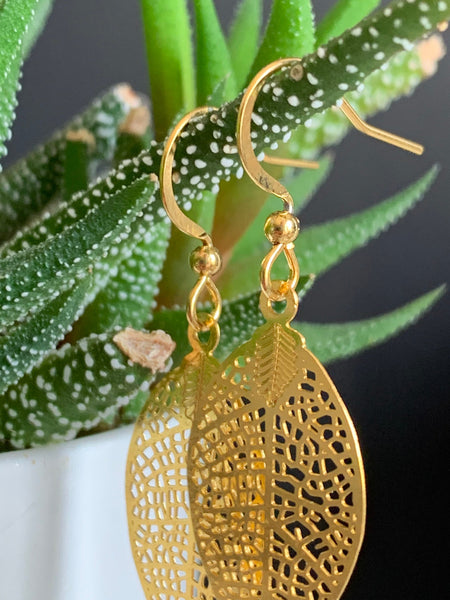Boucles d’oreilles feuilles dorées ton or Comme un ange