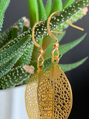 Boucles d’oreilles feuilles dorées ton or Comme un ange
