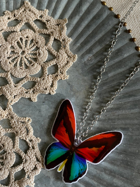 Collier breloque papillon rouge et turquoise sur chaîne alliage de métaux argent Comme un ange