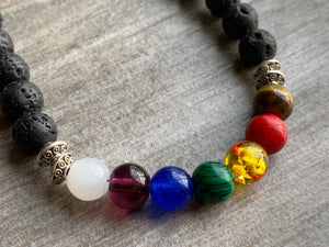 Collier  pierre de lave noire et billes multicolore  chakras bijoux zen Comme un ange