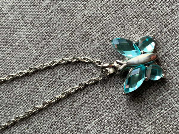 Collier breloque papillon bleu bijoux commémoratifs décès Comme un ange
