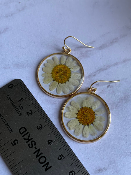 Boucles oreilles marguerites blanches Comme un ange