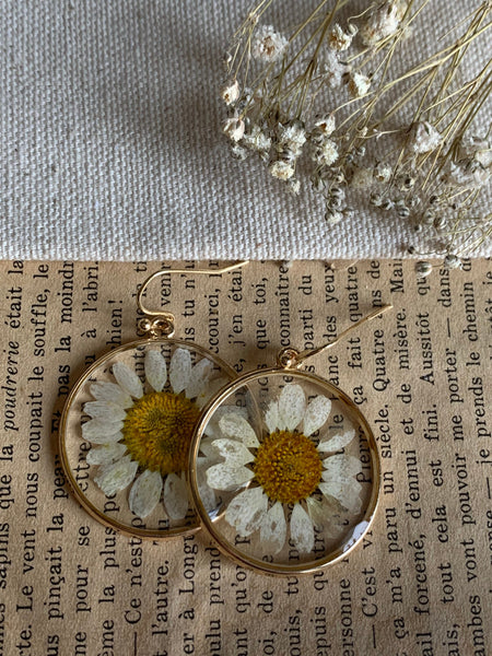 Boucles oreilles marguerites blanches Comme un ange