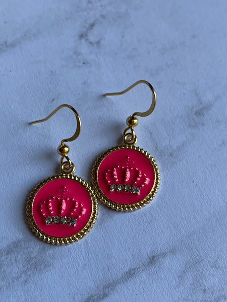 Boucles oreilles couronne fushia reine Comme un ange