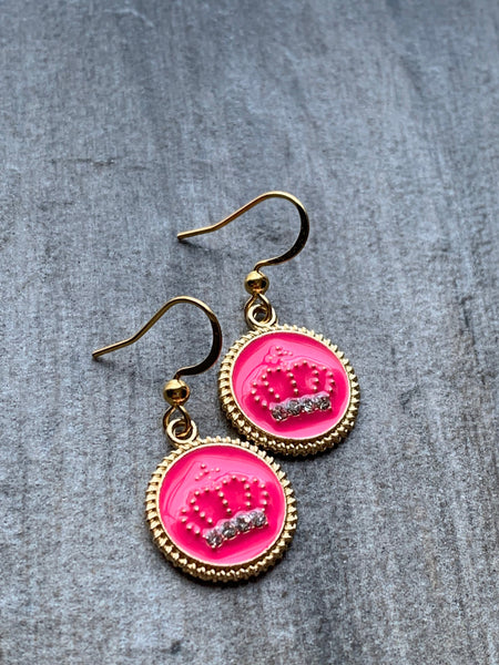 Boucles oreilles couronne fushia reine Comme un ange