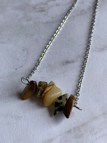 Collier pierres multi couleur ton biscuit sablé Comme un ange
