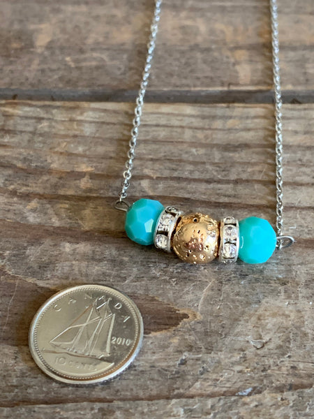 Collier pierre de lave ton or et billes turquoises  bijoux diffuseur Comme un ange