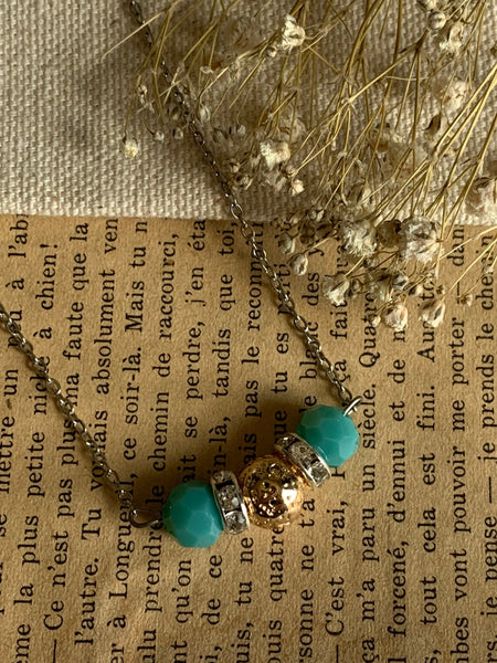 Collier pierre de lave ton or et billes turquoises  bijoux diffuseur Comme un ange