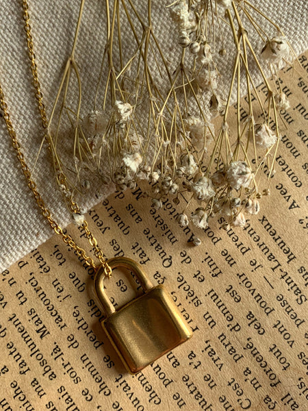 Collier breloque cadenas alliage de métaux or Comme un ange