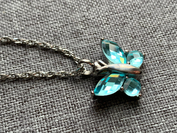 Collier breloque papillon bleu bijoux commémoratifs décès Comme un ange