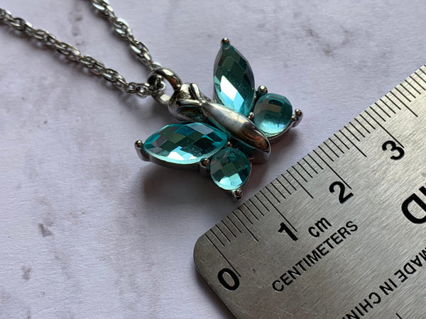 Collier breloque papillon bleu bijoux commémoratifs décès Comme un ange