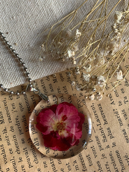 Collier fleurs roses Comme un ange
