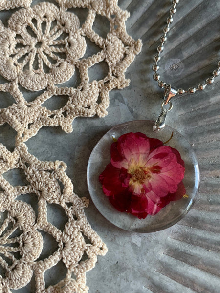 Collier fleurs roses Comme un ange