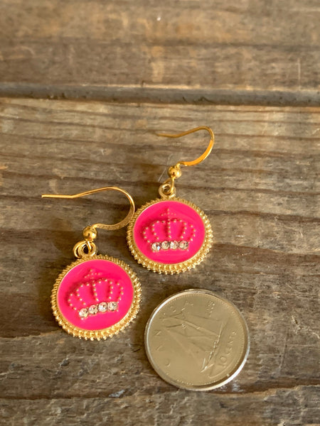 Boucles oreilles couronne fushia reine Comme un ange