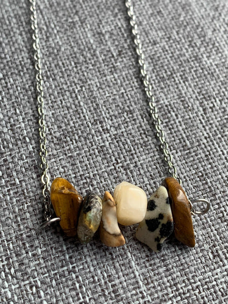 Collier pierres multi couleur ton biscuit sablé Comme un ange