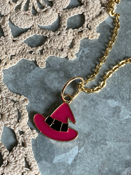 Collier Halloween breloque chapeau de sorcière rose alliage de métaux or Comme un ange