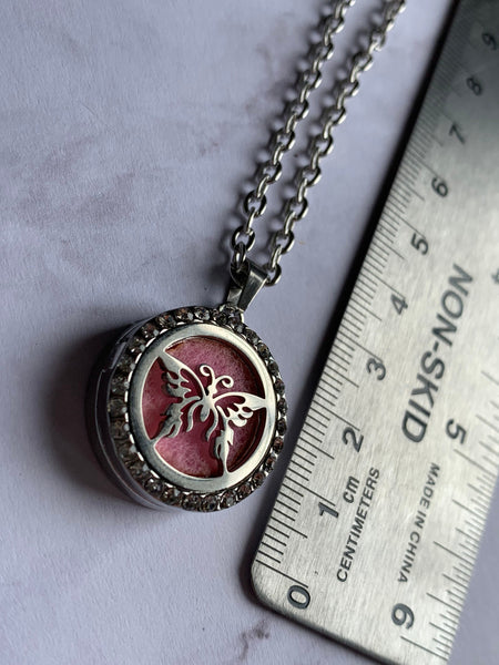Collier diffuseur papillon aromathérapie huiles essentielles Comme un ange