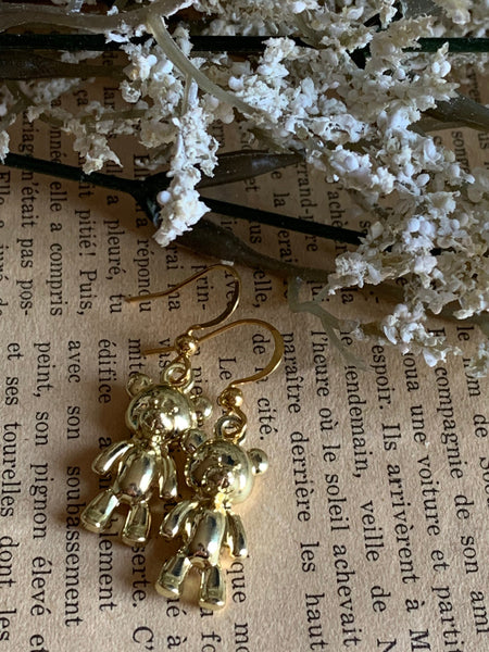 Boucles d’oreilles hiver, temps des fêtes,  ourson dorée  genre gummy Comme un ange