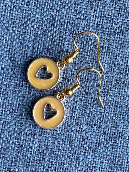 Boucles d’oreilles breloque coeur jaune sur crochet alliage de métaux or Comme un ange