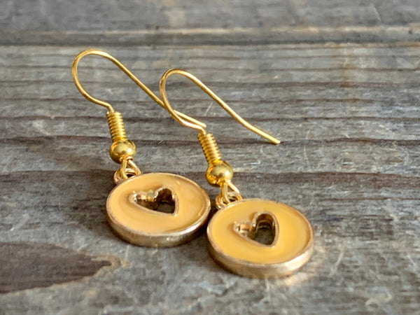 Boucles d’oreilles breloque coeur jaune sur crochet alliage de métaux or Comme un ange