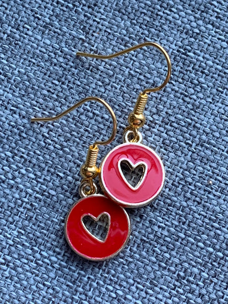 Boucles d’oreilles breloque coeur rouge sur crochet alliage de métaux or Comme un ange