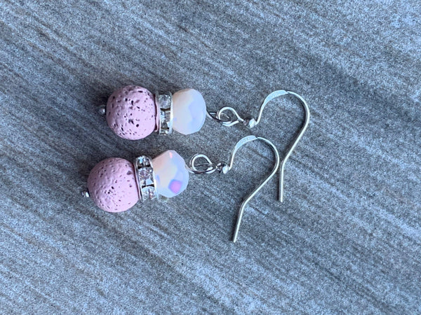 Boucles d’oreilles chic perle bille blanche pierre de lave rose bijoux diffuseur aromathérapie Comme un ange
