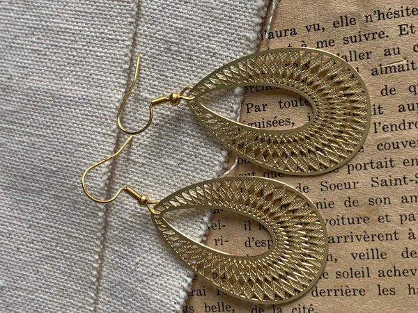 Boucles d’oreilles breloque goutte mandala alliage de métaux or Comme un ange