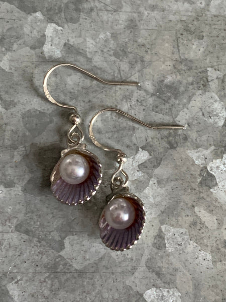 Boucles d’oreilles coquillage mauve perle blanche Comme un ange
