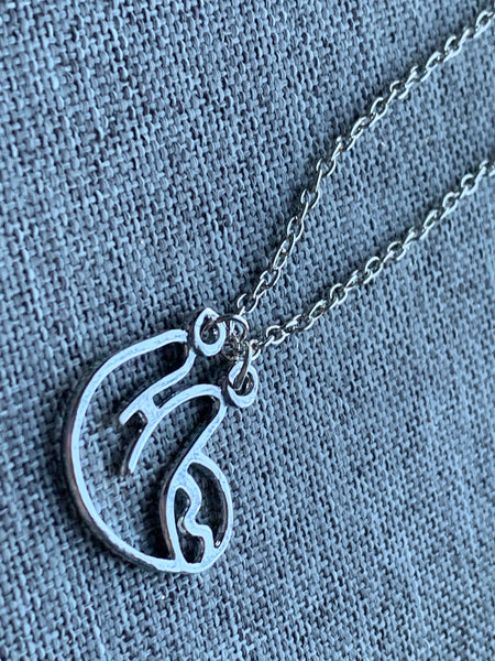 Collier breloque paresseux alliage de métaux argent Comme un ange