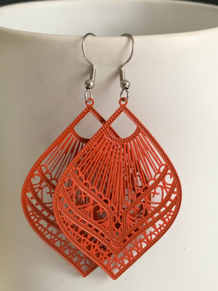Boucles d’oreilles feuille dentelle orange Comme un ange