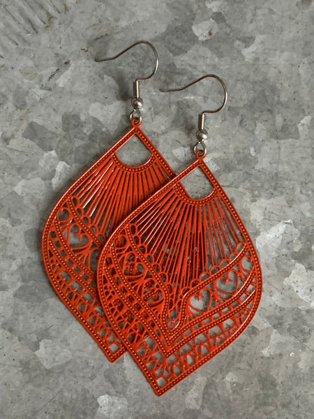 Boucles d’oreilles feuille dentelle orange Comme un ange