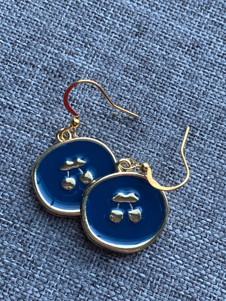 Boucles d’oreilles breloque médaillon cerise bleu et alliage de métaux or Comme un ange