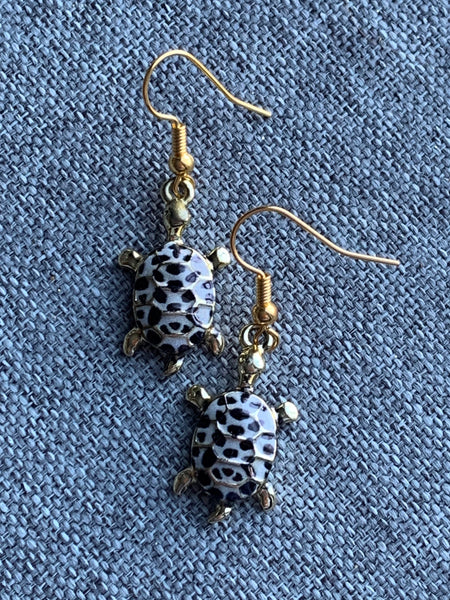 Boucles d’oreilles tortue tachetée alliage de métaux or Comme un ange