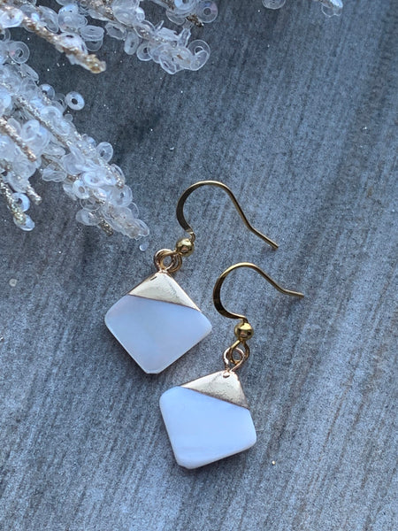 Boucles d’oreilles breloque losange de perle et alliage de métaux or Comme un ange